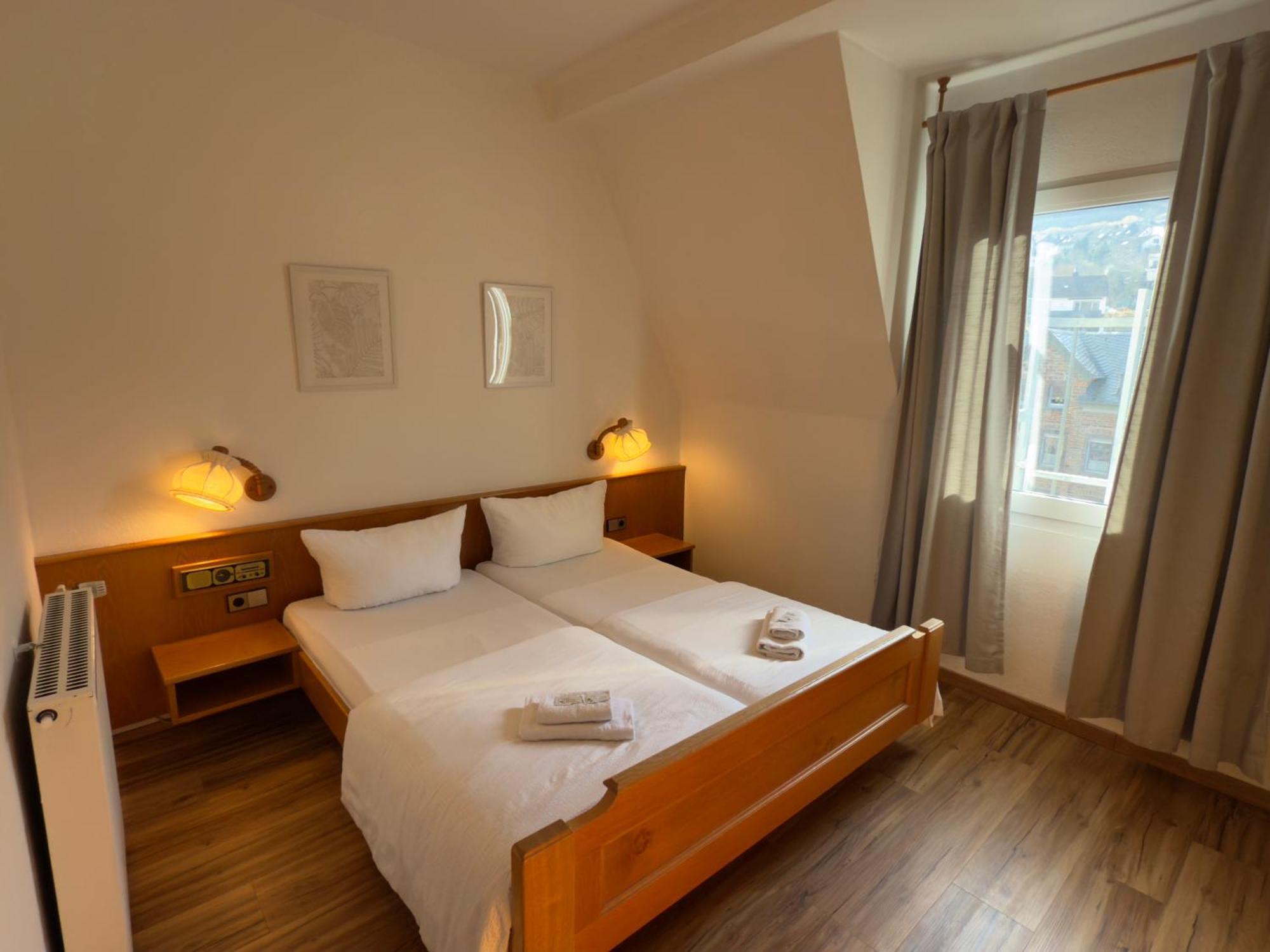 Hotel "Zur Schoenen Aussicht" Кохем Екстер'єр фото